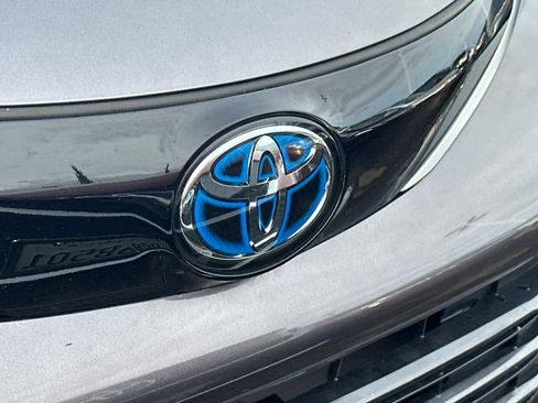 Used 2021 Toyota Sienna Platinum image 10