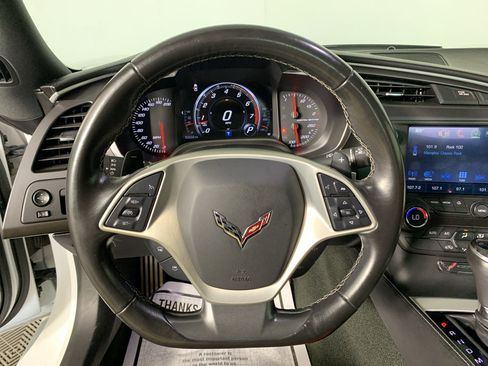 Used 2018 Chevrolet Corvette Stingray Coupe w/ 1LT RWD image 22