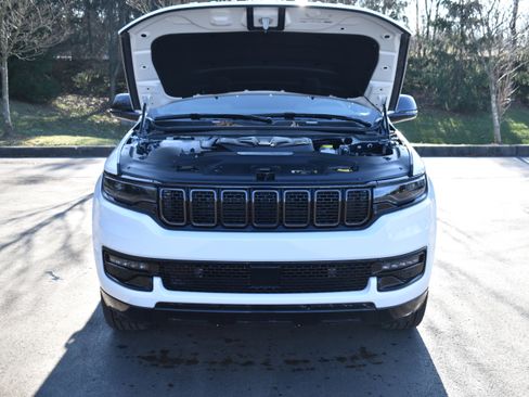 Used 2025 Jeep Wagoneer L Series II w/ Premium Group I image 15