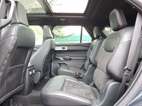 Used 2023 Ford Explorer ST-Line image 11