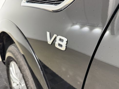 Used 2021 Nissan Armada SV image 9