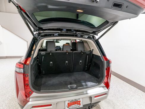 Used 2022 Nissan Pathfinder Platinum w/ Cargo Package AWD/4WD image 33