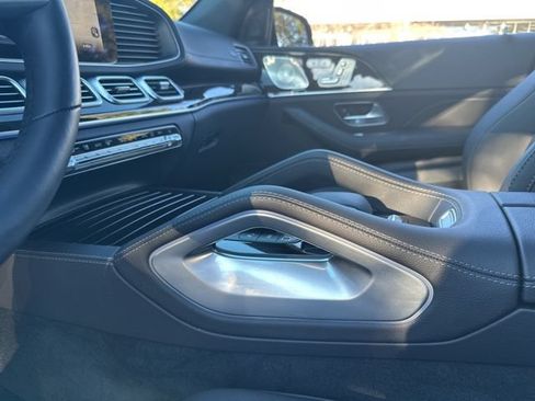 Certified 2025 Mercedes-Benz GLS 450 4MATIC image 16