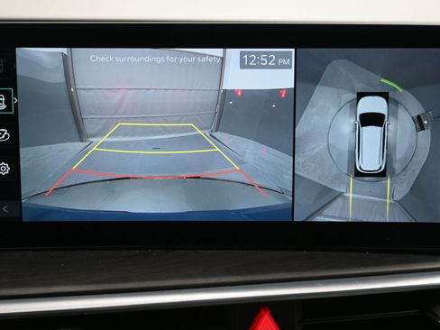 Used 2025 Kia Sorento SX image 16