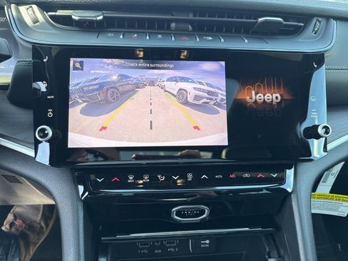 New 2026 Jeep Grand Cherokee Limited AWD/4WD image 14