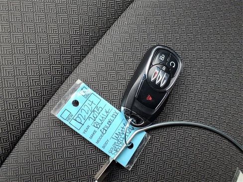 Used 2025 Buick Encore GX Preferred image 86