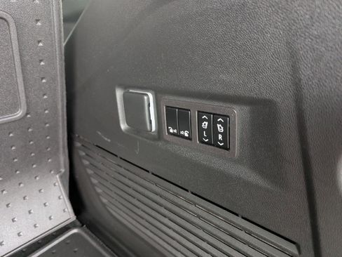 Used 2024 Chevrolet Tahoe High Country image 16