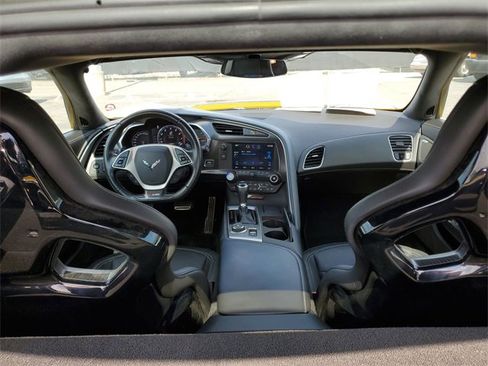 Used 2015 Chevrolet Corvette Z06 w/ 3LZ Preferred Equipment Group image 19