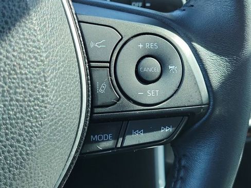Used 2021 Toyota RAV4 XLE Premium FWD image 27