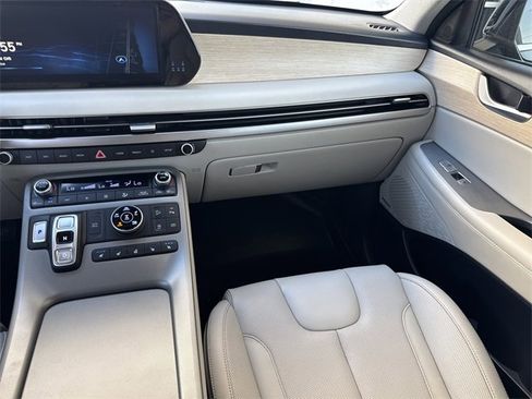 Used 2023 Hyundai Palisade Limited image 14