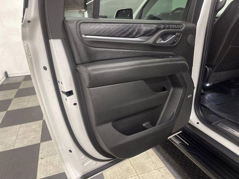 Used 2023 GMC Yukon XL Denali AWD/4WD image 11