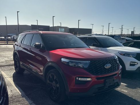 Certified 2020 Ford Explorer ST w/ ST Street Pack image 2