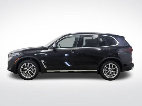 New 2026 BMW X5 xDrive40i w/ Premium Package AWD/4WD image 2