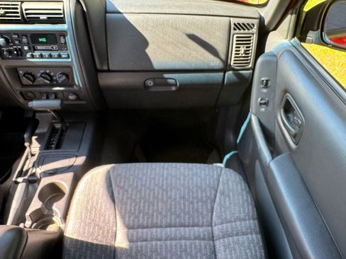 Used 2000 Jeep Cherokee Sport AWD/4WD image 15