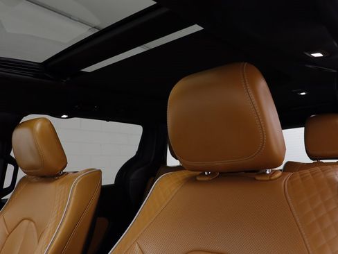 Used 2021 Chrysler Pacifica Pinnacle image 14