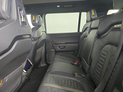 Used 2025 Rivian R1S Adventure AWD/4WD image 21