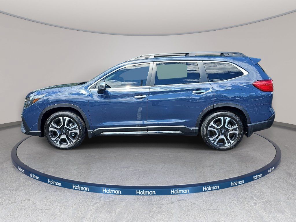Used 2023 Subaru Ascent Touring AWD/4WD image 3