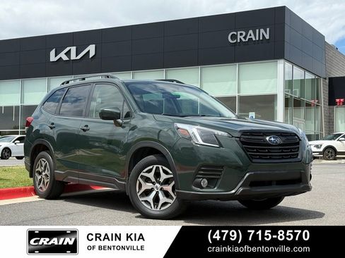 Used 2023 Subaru Forester Premium AWD/4WD image 1