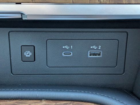 Used 2023 Nissan Armada SL w/ Captain's Chairs Package image 26