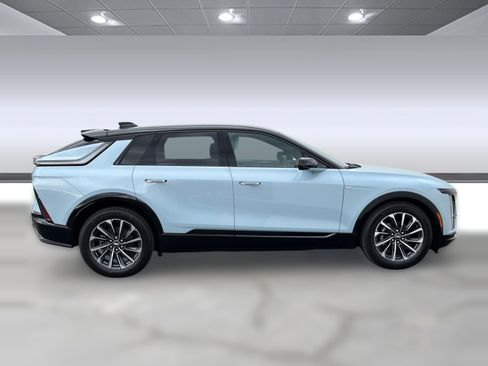 New 2026 Cadillac Lyriq Sport image 7