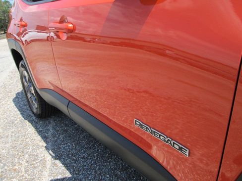 Used 2015 Jeep Renegade Latitude AWD/4WD image 66