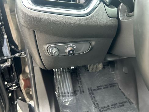 Used 2023 Chevrolet Equinox LT image 14