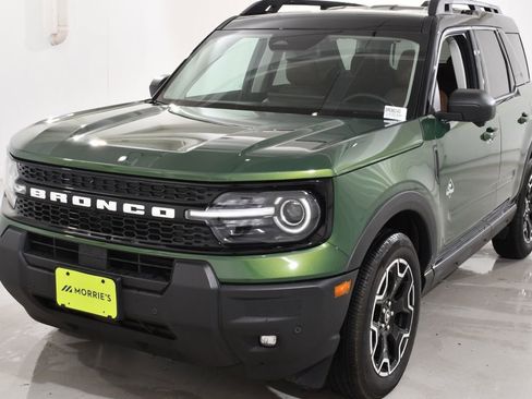 Used 2025 Ford Bronco Sport Outer Banks w/ Outer Banks Tech Package+ AWD/4WD image 2