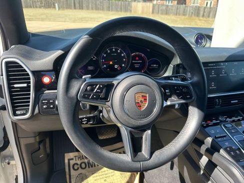 Used 2020 Porsche Cayenne AWD/4WD image 18