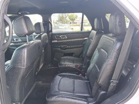 Used 2016 Ford Explorer Limited image 16