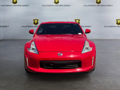 Used 2018 Nissan 370Z Coupe RWD image 8
