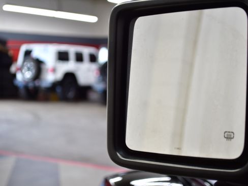 Used 2023 Jeep Wrangler Unlimited Sahara w/ Cold Weather Group AWD/4WD image 14