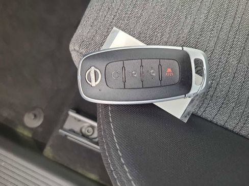 Used 2023 Nissan Rogue SV image 28