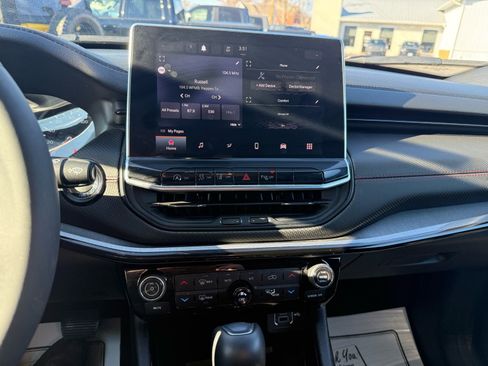 Used 2023 Jeep Compass Trailhawk w/ Trailer Tow Group image 17