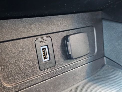 Used 2017 Ford Escape Titanium w/ Canadian Touring Package image 37