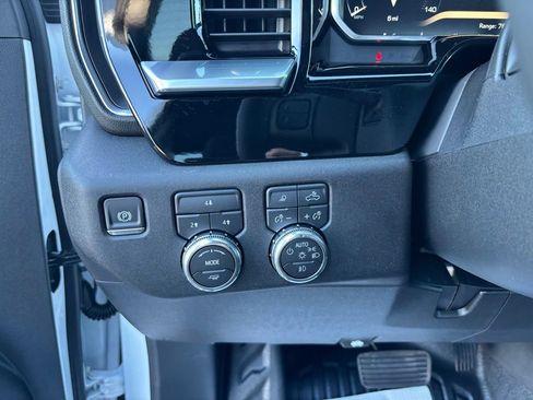 New 2026 GMC Sierra 2500 SLE w/ SLE Convenience Package image 14