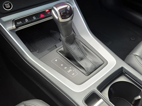 Used 2024 Audi Q3 2.0T Premium image 24