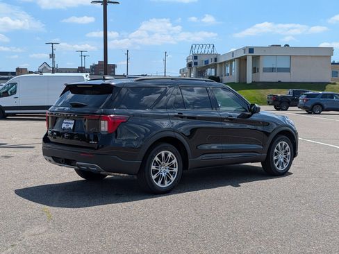 New 2026 Ford Explorer Active w/ Active Comfort Package AWD/4WD image 3