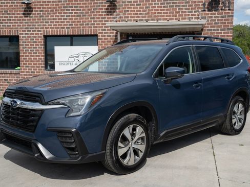 Used 2024 Subaru Ascent Premium w/ Convenience Package AWD/4WD image 1