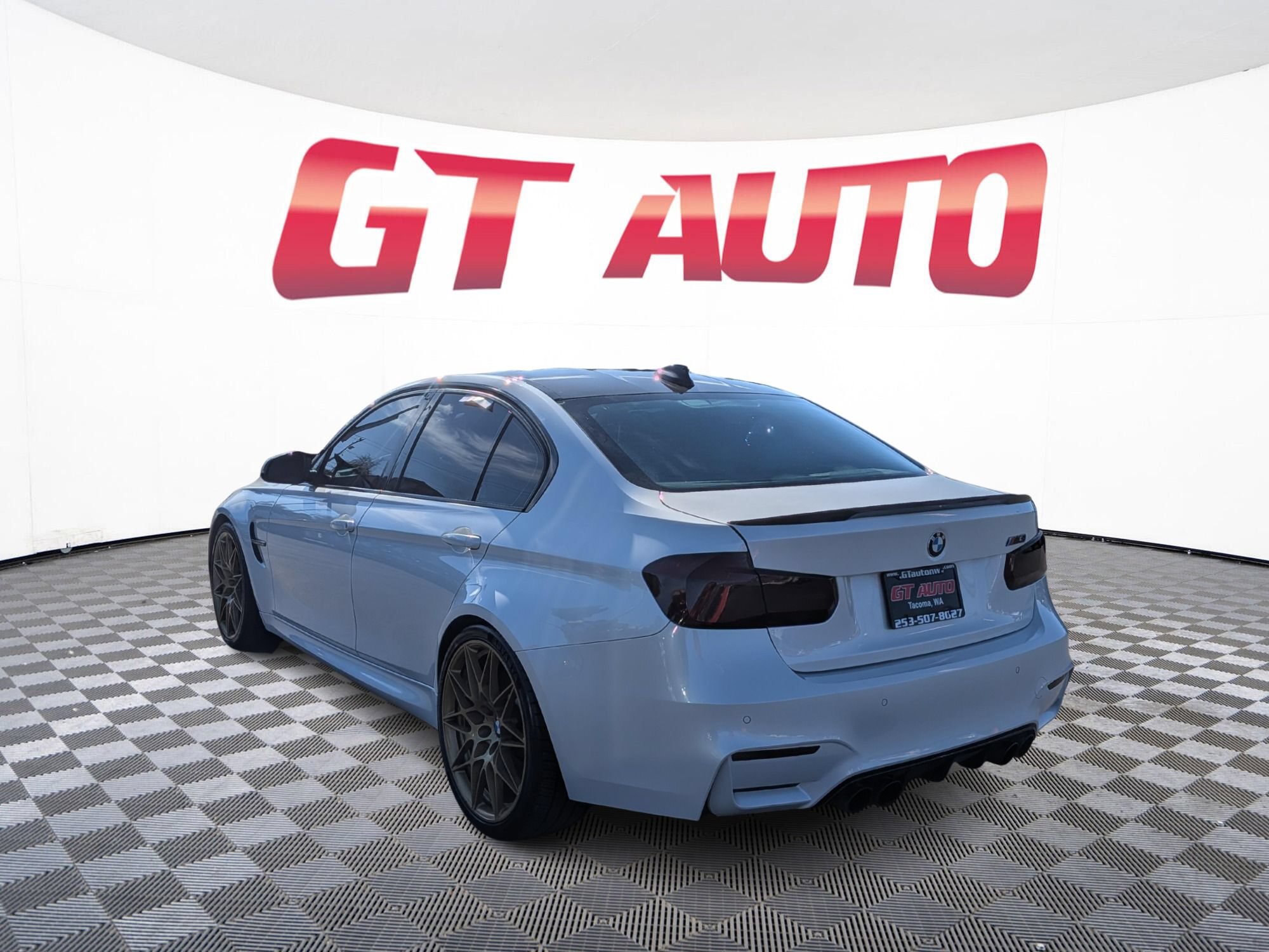 Used 2018 BMW M3 w/ Competition Package RWD image 3