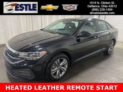 Used 2024 Volkswagen Jetta SE image 1