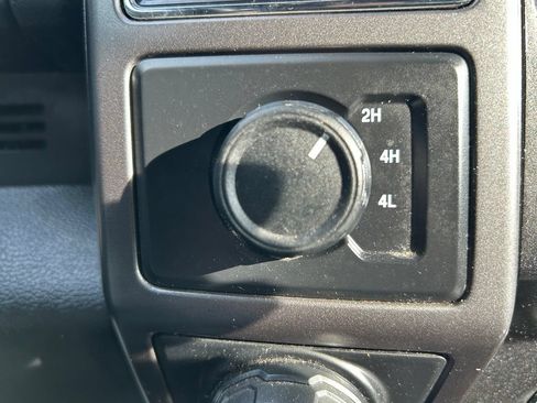 Used 2020 Ford F150 XLT w/ Equipment Group 302A Luxury AWD/4WD image 23