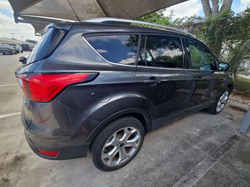 Used 2019 Ford Escape Titanium AWD/4WD image 8