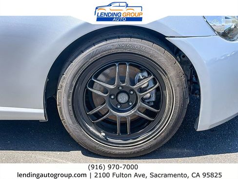 Used 2017 Toyota 86 RWD image 9