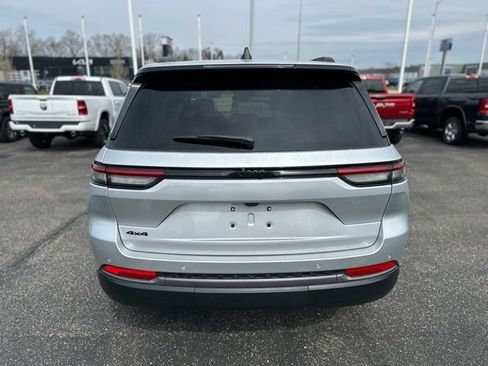 New 2026 Jeep Grand Cherokee Altitude AWD/4WD image 9