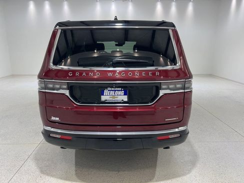 Used 2024 Jeep Grand Wagoneer L Series III image 3