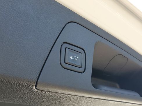 Used 2020 Buick Envision Essence AWD/4WD image 10
