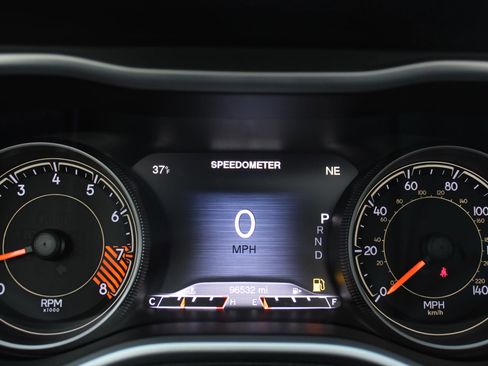 Used 2015 Jeep Cherokee Trailhawk w/ Comfort/Convenience Group image 30