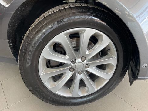 Used 2015 Land Rover Range Rover HSE image 9