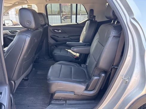 Used 2018 Chevrolet Traverse LT image 12
