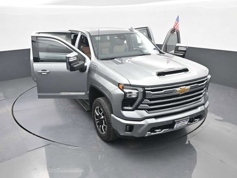 Used 2024 Chevrolet Silverado 2500 High Country w/ High Country Premium Package AWD/4WD image 46